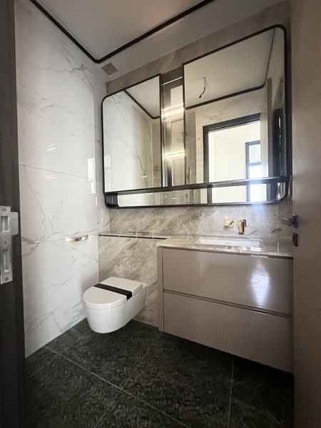 Perfect Ten Apartment For Sale at S$ 2,550,000 | PropertyGuru Singapore - Bathroom