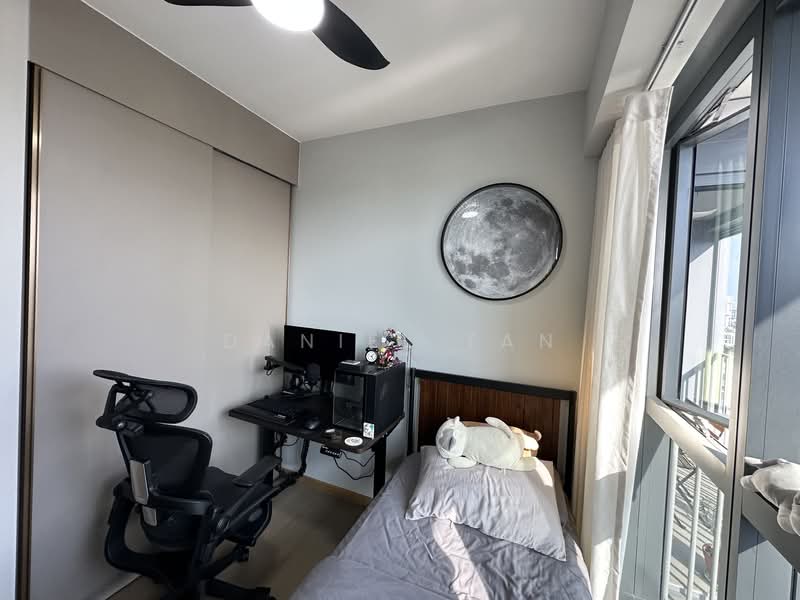 The Florence Residences Condominium For Sale at S$ 2,150,000 | PropertyGuru Singapore - Bedroom