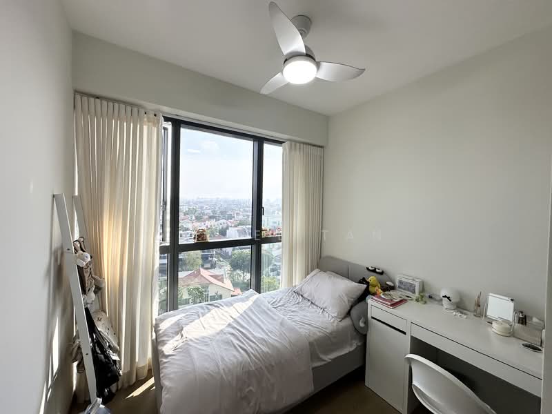 The Florence Residences Condominium For Sale at S$ 2,150,000 | PropertyGuru Singapore - Bedroom