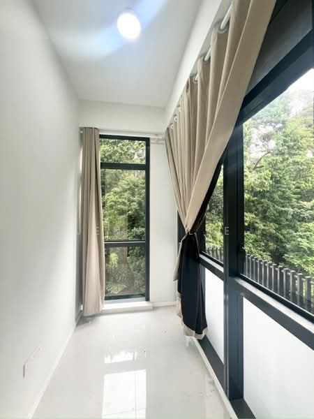 Phoenix Residences Condominium For Sale at S$ 1,180,000 | PropertyGuru Singapore