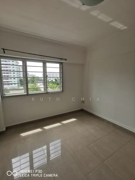 212 Ang Mo Kio Avenue 3 HDB Flat For Sale at S$ 550,000 | PropertyGuru Singapore