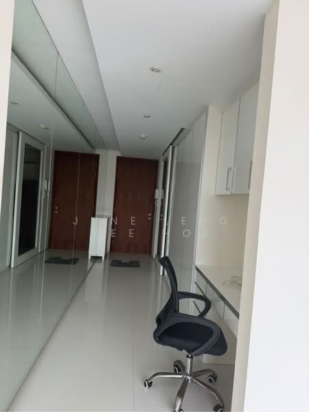 For Rent - High Street Centre