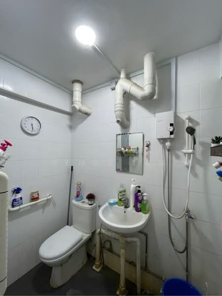 701 Hougang Avenue 2 HDB Flat For Sale at S$ 435,000 | PropertyGuru Singapore