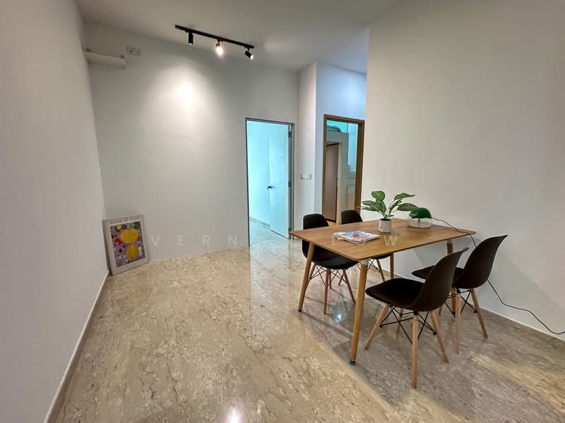 Waterfront @ Faber, 48 Faber Walk, Room Rental, 200 sqft, Apartment For Rent, by Vernon Low, 60241113 - PropertyGuru.com.sg