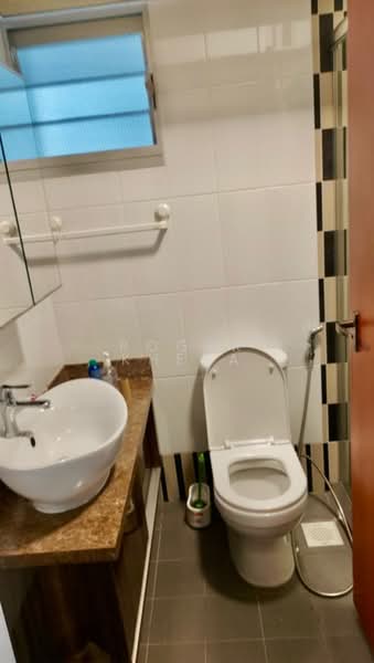 For Sale - 10C Bendemeer Light