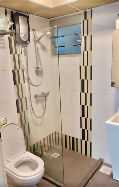 For Sale - 10C Bendemeer Light