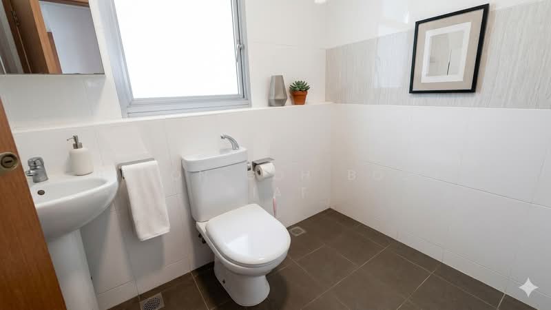 25A Saint George's Lane HDB Flat For Sale at S$ 1,180,000 | PropertyGuru Singapore - Bathroom