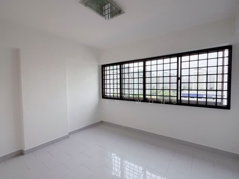 For Sale - 448 Hougang Avenue 10