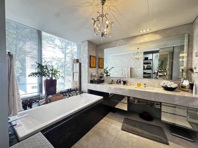 St. Regis Residences Singapore, 31 Tanglin Road, 4 Bedrooms, 2,121 sqft, Condominium For Rent, by Elaine Ng, 60241308 - Master bath - PropertyGuru.com.sg