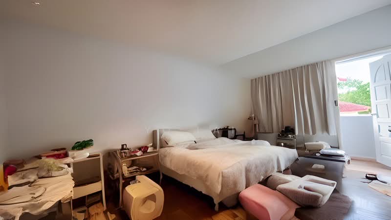 For Sale - Loyang Besar Close