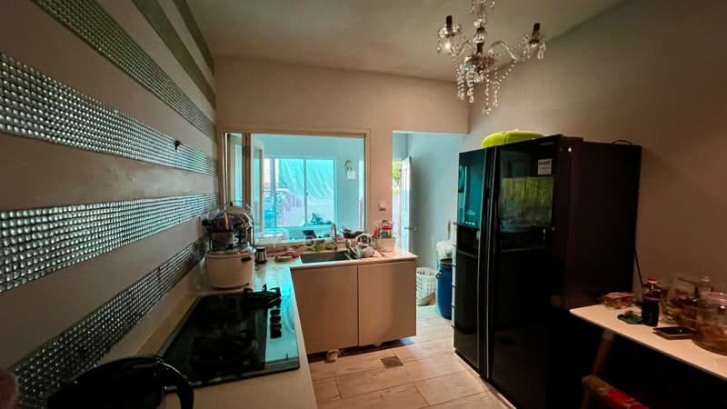 For Sale - Loyang Besar Close