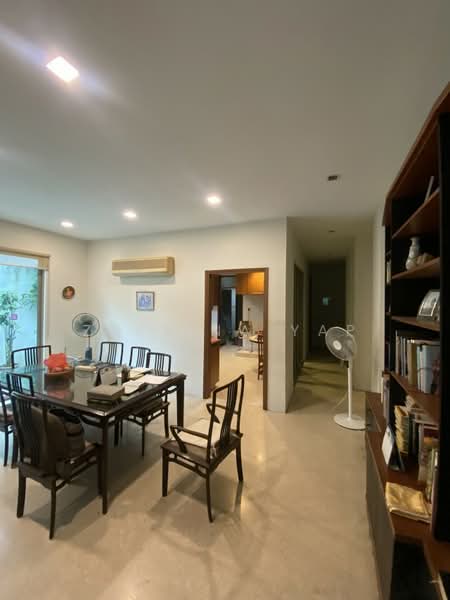 For Sale - Seven bedrooms Semi D | Peaceful, Elevated | Sell vacant