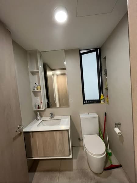 J Gateway, 2 Gateway Drive, 3 Bedrooms, 969 sqft, Condominium For Rent, by David Yu, 60241540 - PropertyGuru.com.sg