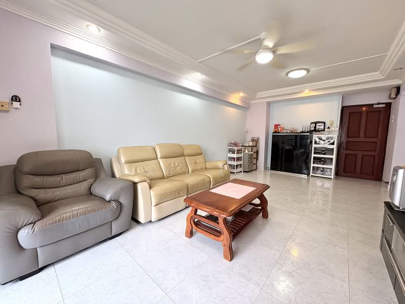 463 Pasir Ris Street 41 HDB Flat For Sale at S$ 880,000 | PropertyGuru Singapore - Living Room