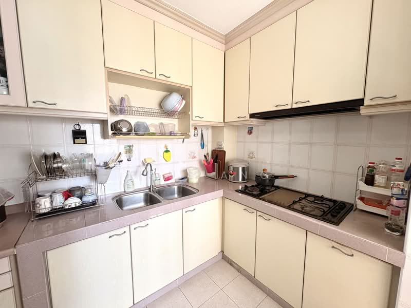 463 Pasir Ris Street 41 HDB Flat For Sale at S$ 880,000 | PropertyGuru Singapore - Kitchen