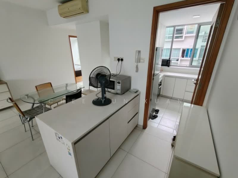 The Stellar, 20 West Coast Road, 3 Bedrooms, 1,335 sqft, Condominium For Rent, by Chee Yun Xuan, 60241786 - Dry Kitchen - PropertyGuru.com.sg