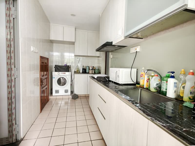 Barossa Gardens, 249A Pasir Panjang Road, Room Rental, 100 sqft, Terraced House For Rent, by Boon Ng, 60241845 - Kitchen - PropertyGuru.com.sg