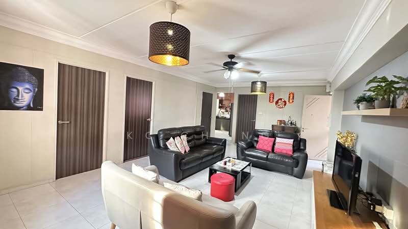 761 Pasir Ris Street 71 HDB Flat For Sale at S$ 650,000 | PropertyGuru Singapore - Living Room