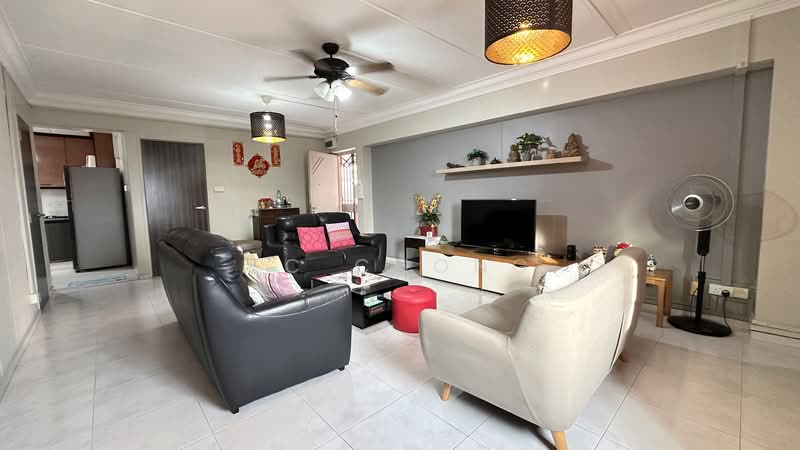 761 Pasir Ris Street 71 HDB Flat For Sale at S$ 650,000 | PropertyGuru Singapore - Living Room