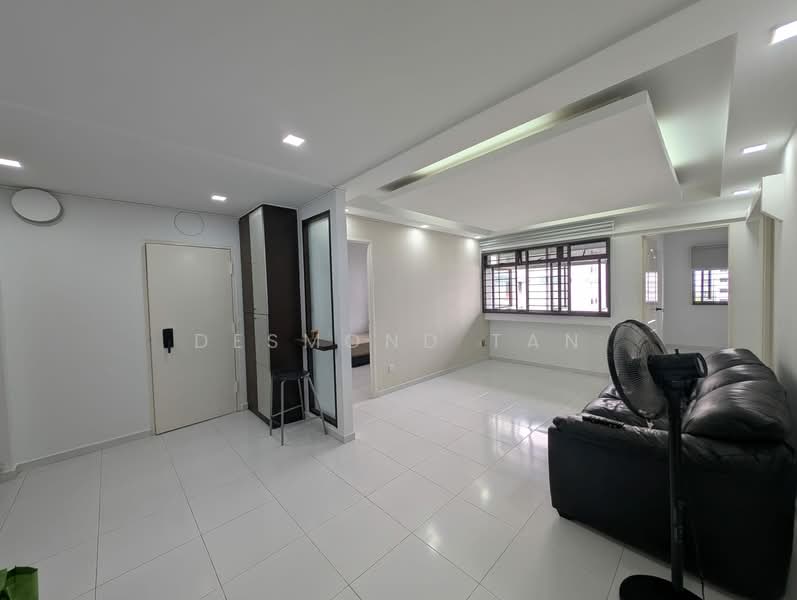 684B Choa Chu Kang Crescent, 684B Choa Chu Kang Crescent, 3 Bedrooms, 1,000 sqft, HDB Flat For Rent, by Desmond Tan, 60241912 - Living Room - PropertyGuru.com.sg