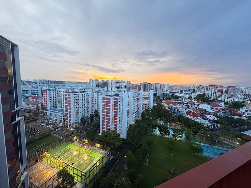 Riverfront Residences Condominium For Sale at S$ 815,000 | PropertyGuru Singapore