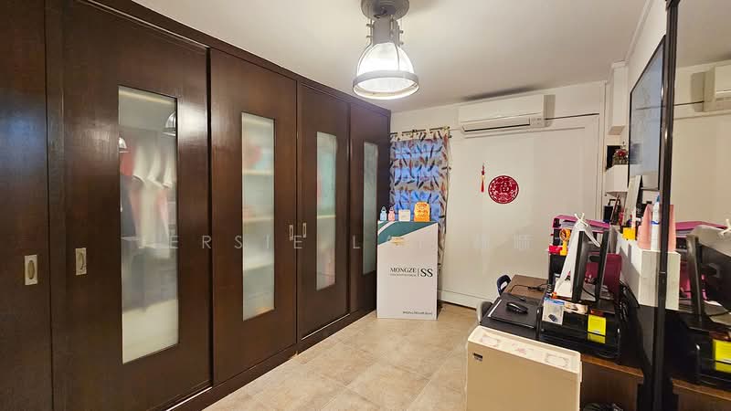 12 Lorong 7 Toa Payoh HDB Flat For Sale at S$ 365,000 | PropertyGuru Singapore