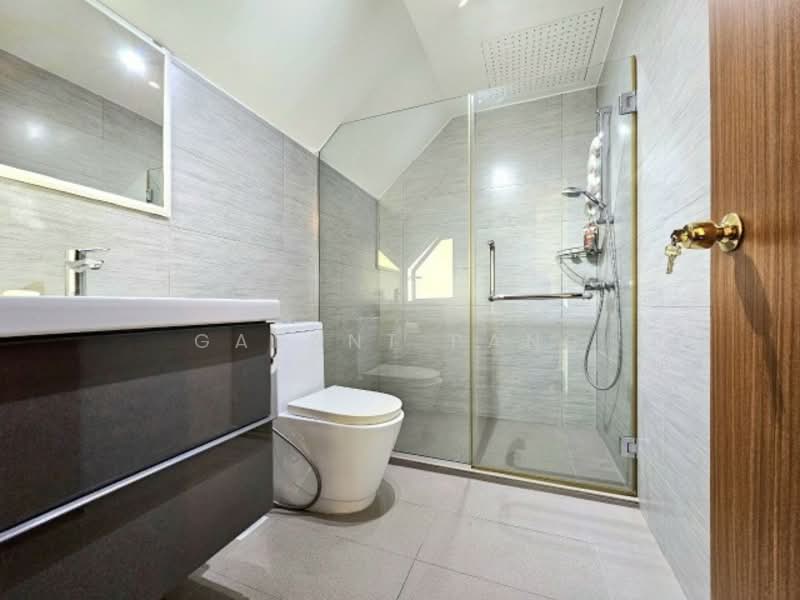 Sungrove Cluster House For Sale at S$ 3,700,000 | PropertyGuru Singapore