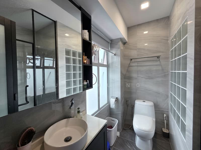 Junior master ensuite