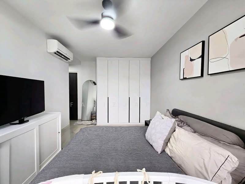 620A Tampines Street 61 HDB Flat For Sale at S$ 918,000 | PropertyGuru Singapore - Master Bedroom