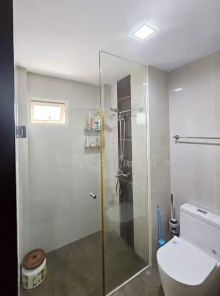 Watercolours Condominium For Sale at S$ 1,100,000 | PropertyGuru Singapore