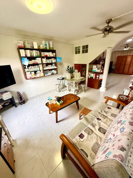 446 Hougang Avenue 8 HDB Flat For Sale at S$ 1,100,000 | PropertyGuru Singapore