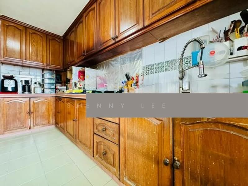 487 Pasir Ris Drive 4 HDB Flat For Sale at S$ 700,000 | PropertyGuru Singapore - Kitchen