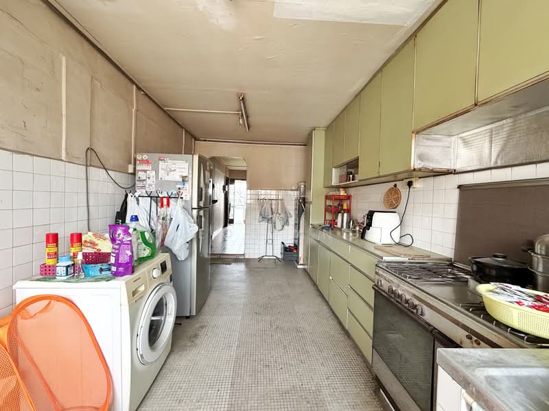 121 Ang Mo Kio Avenue 3 HDB Flat For Sale at S$ 380,000 | PropertyGuru Singapore