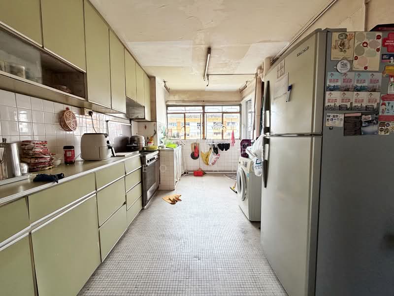 121 Ang Mo Kio Avenue 3 HDB Flat For Sale at S$ 380,000 | PropertyGuru Singapore