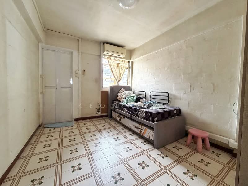 121 Ang Mo Kio Avenue 3 HDB Flat For Sale at S$ 380,000 | PropertyGuru Singapore