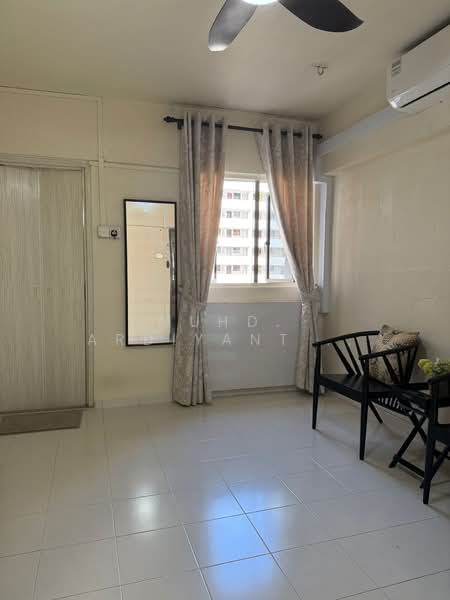 9 Gloucester Road HDB Flat For Sale at S$ 688,500 | PropertyGuru Singapore