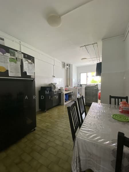 909 Tampines Avenue 4 HDB Flat For Sale at S$ 505,000 | PropertyGuru Singapore