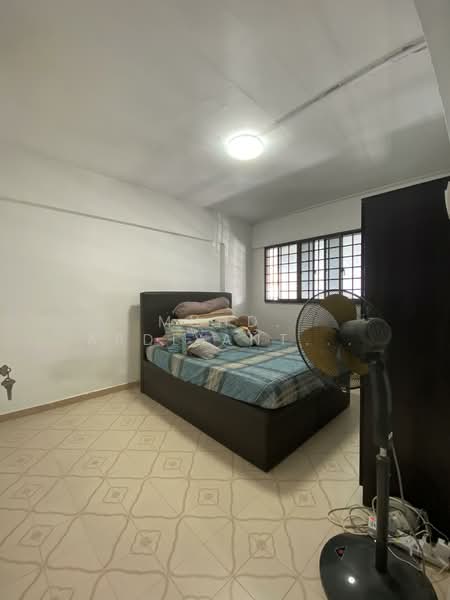 909 Tampines Avenue 4 HDB Flat For Sale at S$ 505,000 | PropertyGuru Singapore