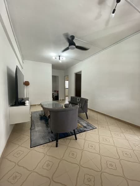 909 Tampines Avenue 4 HDB Flat For Sale at S$ 505,000 | PropertyGuru Singapore