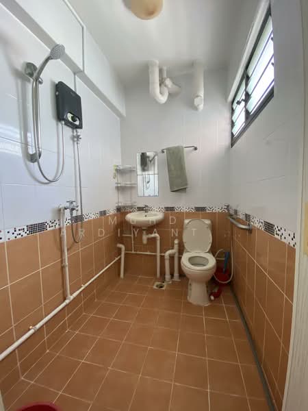 909 Tampines Avenue 4 HDB Flat For Sale at S$ 505,000 | PropertyGuru Singapore