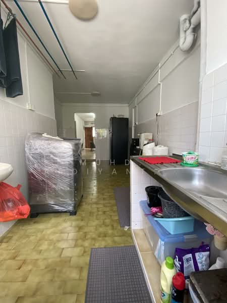 909 Tampines Avenue 4 HDB Flat For Sale at S$ 505,000 | PropertyGuru Singapore