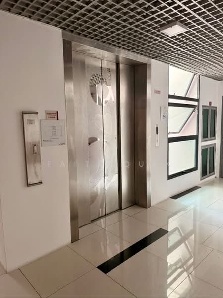 The Splendour, 31 Bukit Batok Crescent, 2,250 sqft, Light Industrial (B1) For Sale, by Faith Quek, 60242833 - CommercialGuru.com.sg