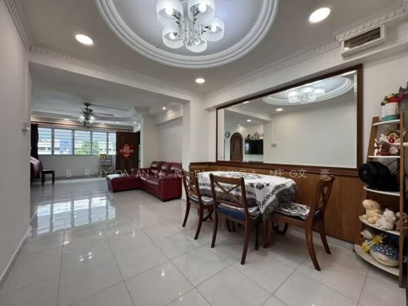 352 Choa Chu Kang Central HDB Flat For Sale at S$ 578,888 | PropertyGuru Singapore - Living Room