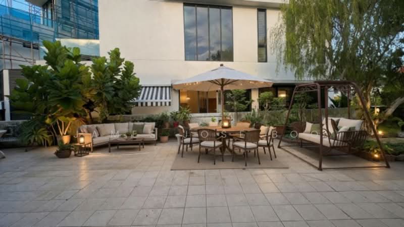 Huge Pasir Ris bungalow | Regular land | Min walk to beach Bungalow House For Sale at S$ 8,888,888 | PropertyGuru Singapore