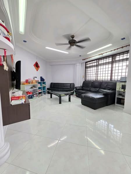 735 Jurong West Street 75 HDB Flat For Sale at S$ 568,000 | PropertyGuru Singapore