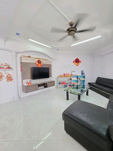 735 Jurong West Street 75 HDB Flat For Sale at S$ 568,000 | PropertyGuru Singapore