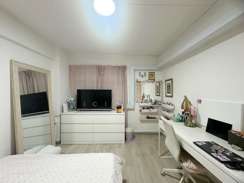 9 Holland Avenue, 9 Holland Avenue, 2 Bedrooms, 699 sqft, HDB Flat For Sale, by Leticia Ching, 60243120 - PropertyGuru.com.sg