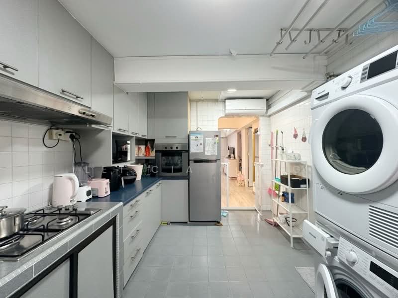 9 Holland Avenue, 9 Holland Avenue, 2 Bedrooms, 699 sqft, HDB Flat For Sale, by Leticia Ching, 60243120 - PropertyGuru.com.sg