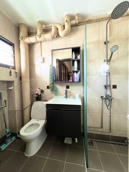 247 Pasir Ris Street 21, 247 Pasir Ris Street 21, 4 Bedrooms, 1,603 sqft, HDB Flat For Sale, by Zanna Chen, 60243128 - Bathroom - PropertyGuru.com.sg