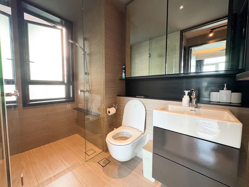 Principal Garden, 97 Prince Charles Crescent, 2 Bedrooms, 786 sqft, Condominium For Rent, by Bryan Pang, 60243170 - Bathroom - PropertyGuru.com.sg